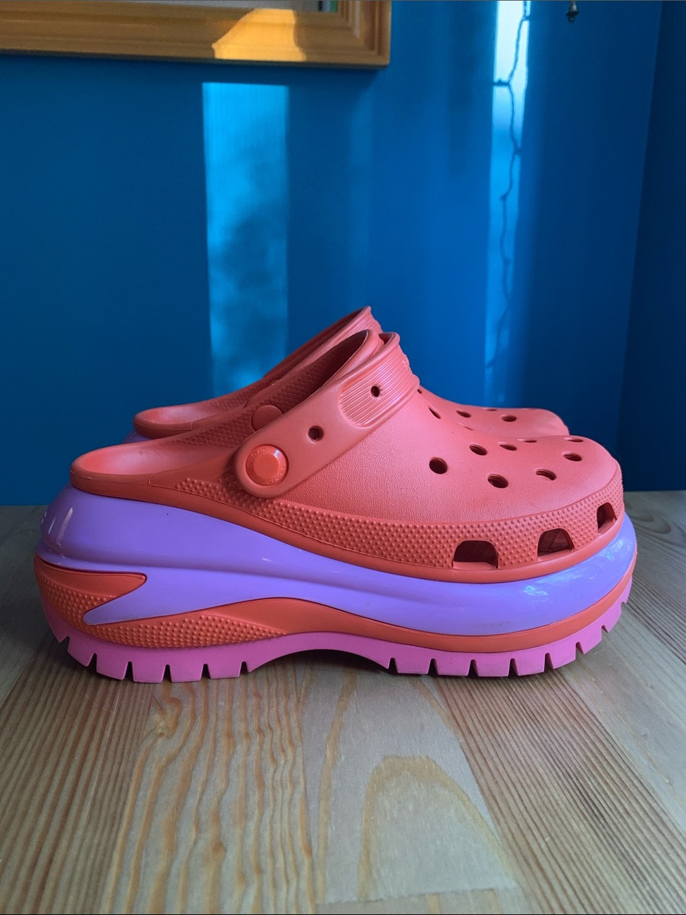 CROCS Mega Crush Platform Clog in Coral Red and Lavender Women’s Size 8